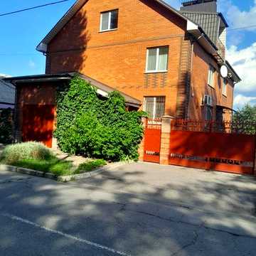Продам будинок на два окремі входи в районі  Н.Іванівського ринку