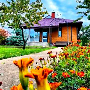 Оренда комфортного будинку в зеленій зоні на кручах Дніпра