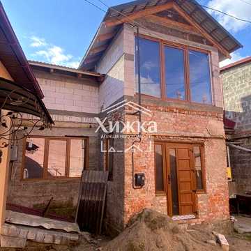 Продається будинок клубного типу у м. Хуст