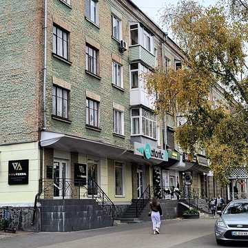 здам в оренду трикімнатну квартиру в центрі міста Чернігів по Мазепи