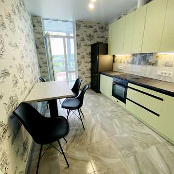 Миколи Гулака вул., 4