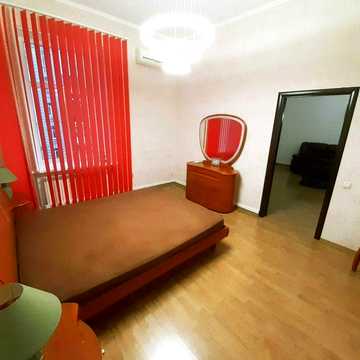 Без комісії. Оренда 3к квартири в Центрі, 130м2, вул. Шота Руставелі 34, метро Палац спорту, Площа Українських Героїв.