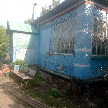 Дом в маленькому селі