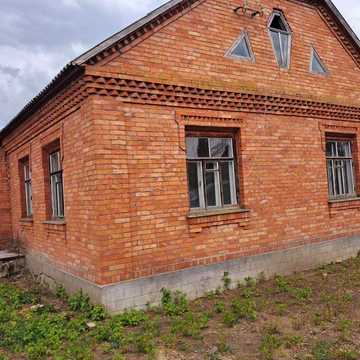 Терміново продається будинок в затишному  місці
