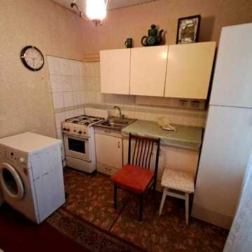 Продам роздільну 2К квартиру на Щербаківського, Нивки.