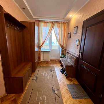 Квартира двокімнатна біля Варш ринку