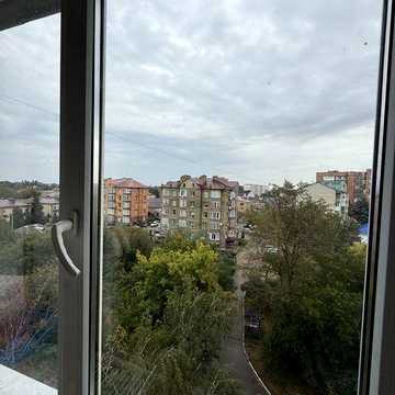 Продам двух кімнатну