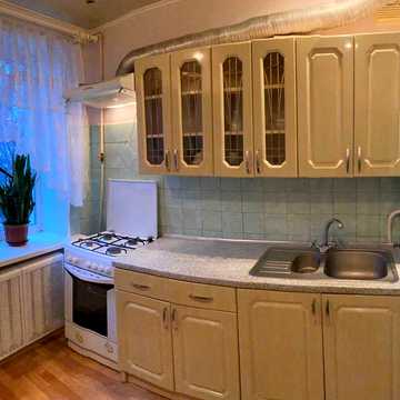 2  кімнатна Дарницька площа Вільна Газ 1поверх