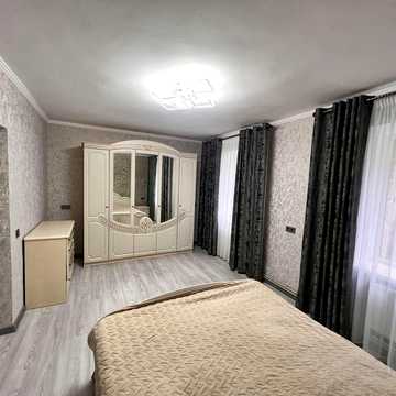 Продам квартиру 3-х кімнатну