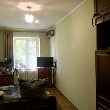 Продам центр Раківки 3-х кім.кв.з балконом (10 кв.м)
