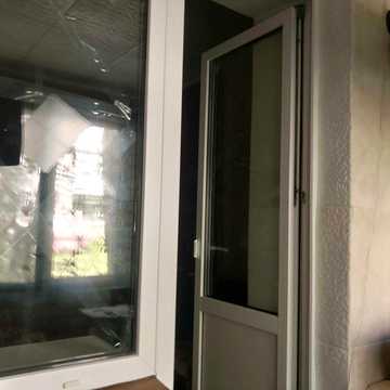 Продам центр Раківки 3-х кім.кв.з балконом (10 кв.м)