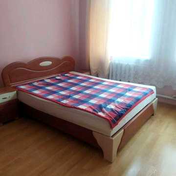 Квартира в оренду, пів особняка