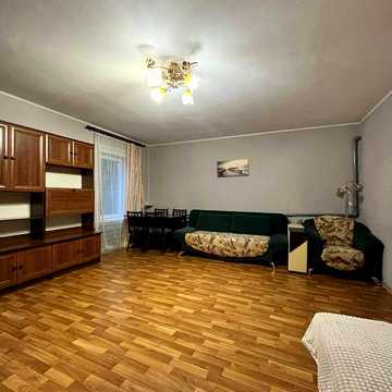 Злам в оренду половину будинку