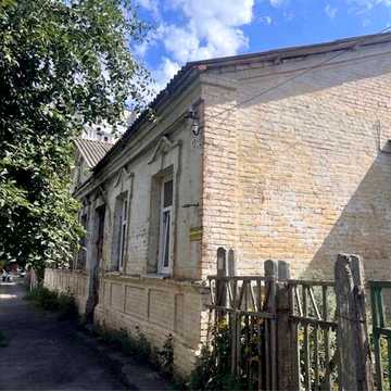 Продаж 2 кімн.  квартири в ЦЕНТРІ міста, вул. С. Русової 13