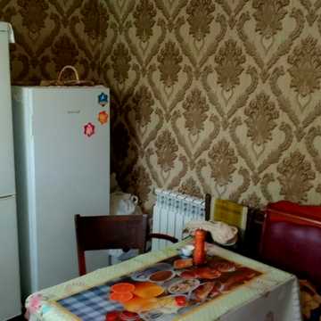 продається дом місто ШахтарськеСинельниковский  район ,Днепропетровская обл,чотири кімнати прихожа санвузол літня кухня гараж в нормальном состоянии