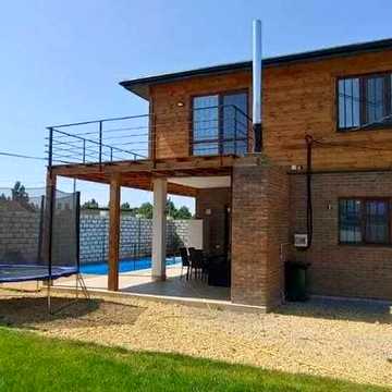 Будинок з лазнею на Кароліна Бугазі Генератор 2 Введення Електрики