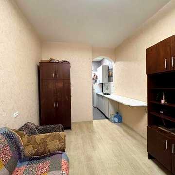 Продаю гостинку со своим с/у, метро Левада