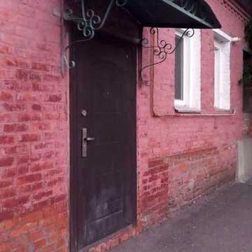Квартира в центрi з гаражом та погрiбом