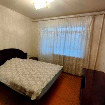 Продам 2х кімнатну квартиру з двома балконами біля метро Наукова