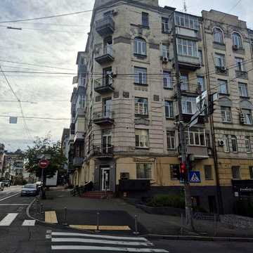 квартра в центрі в довгострокову аренду