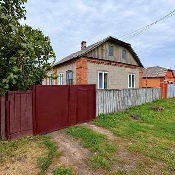Продам будинок із літньою кухнею та городом — $16 000