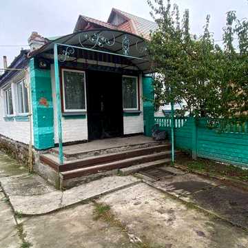 Продається частина будинку з земельною ділянкою