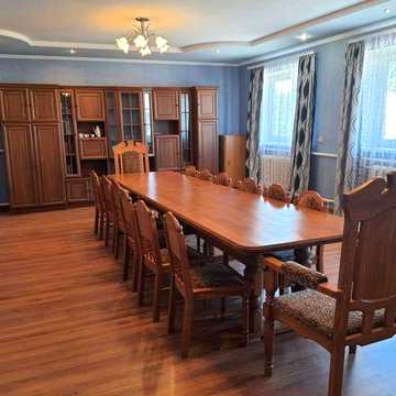 Продаж двоповерхового будинка в Космічному районі в чудовому розташуванні.