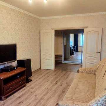 Сдам трикімнатну квартиру вул. Межова 23б