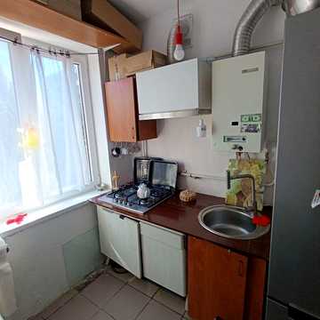 Продаю 3 кім квартиру Театральна - проспект Миру, окремі кімнати, жилий стан