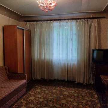 Срочная продажа ! Гостинка , Одесская , 2 этаж , не угловая !