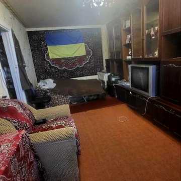 Продаж 2-х кім квартири 8/9 Космонавтіа  зупинка Автопарк