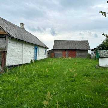Продам будинок в центрі с. Поліське