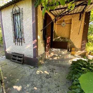 Капітальний будинок Дача біля р. Дніпро