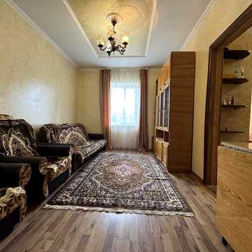Продаж частини будинку в центрі села біля школи та магазинів