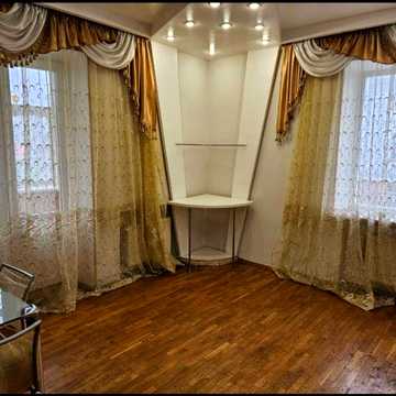 здам 3 кімнатну квартиру центр.