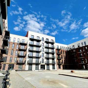 Продаж квартири в зданій новобудові ЖК Status Residence ЖК Status Residence