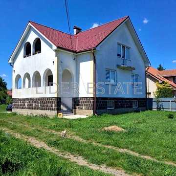 Продам 2-поверховий будинок біля Ужгорода