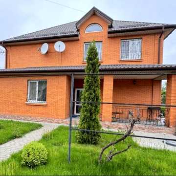 Продаж газифікованого , великого будинку. Баня