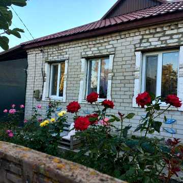 Продам дім в центрі Межиріч, теплий, усі умови, жилий, сертифікат, готівка, торг.