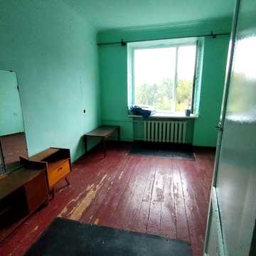 Сдам  двухкомнатную квартиру за 2000грн  Центр  Фестивальная под ремонт. 4/4 этаж. Рядом парк, остановка, магазины. Газ,  свет,  холодная  вода  есть.