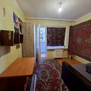 Комната в пятикомнатной квартире по пр.  Добровольского.