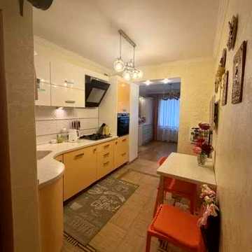 Продам двухкомнатную квартиру в кирпичном доме на Бочарова!