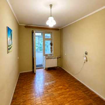 Продаж 3-х кімнатної квартири по вул .Околична