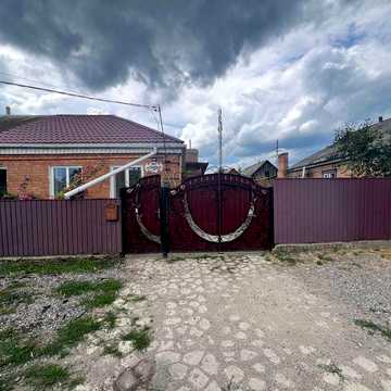 Продаж 1/2 будинку