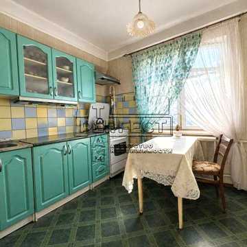 Продаж 2-кімнатної квартири у Шевченківському районі Києва, провулок Політехнічний 3