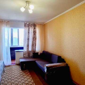 Гарна однокімнатна квартира на Таврійському . Ліфт працює .
