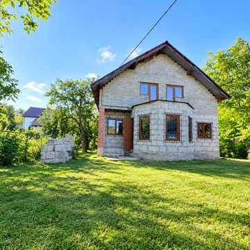 Продаж будинку по вул. Світанку район Спортивної