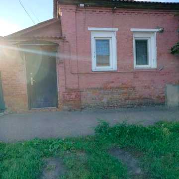 Квартира в центрi з гаражем та погребом