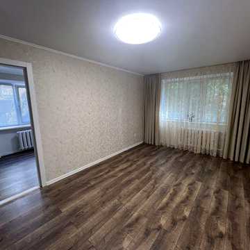Продам 2к кв/самый центр/после кап ремонта
