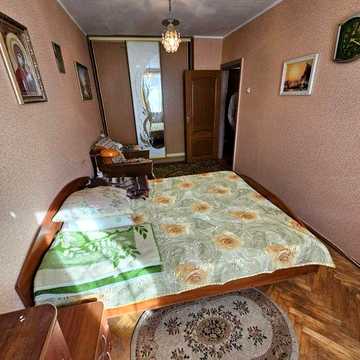 Центр міста, жилий стан.